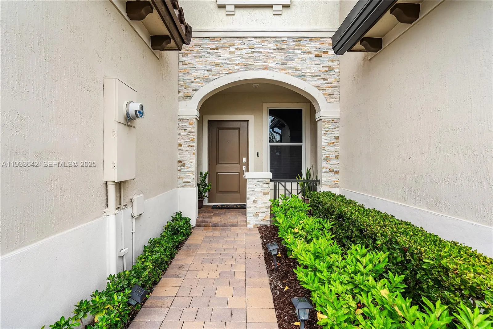 2781 NW 55th Way, Lauderhill FL 33313