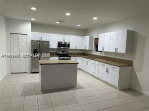 8836 SW 221 TERR, Miami FL 33190