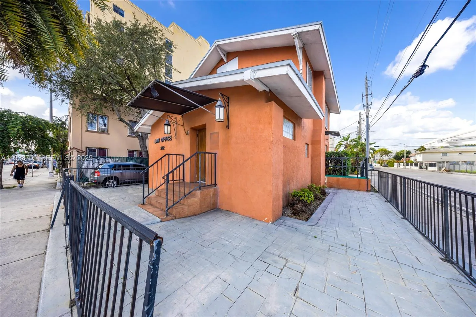 242 NW 12th Ave, Miami FL 33128