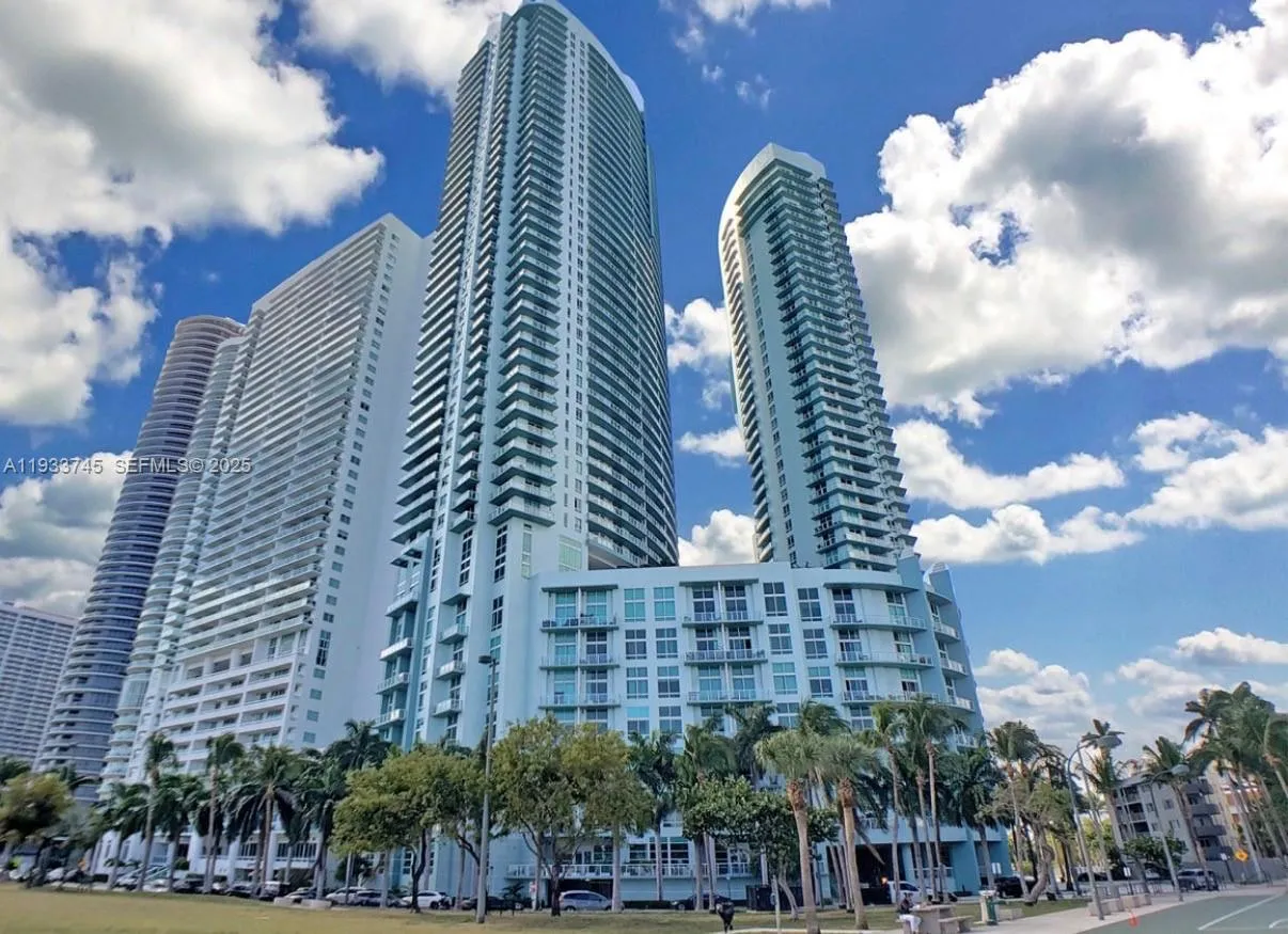 1 bath for sale at 1900 N Bayshore Dr # 3705, Miami FL 33132