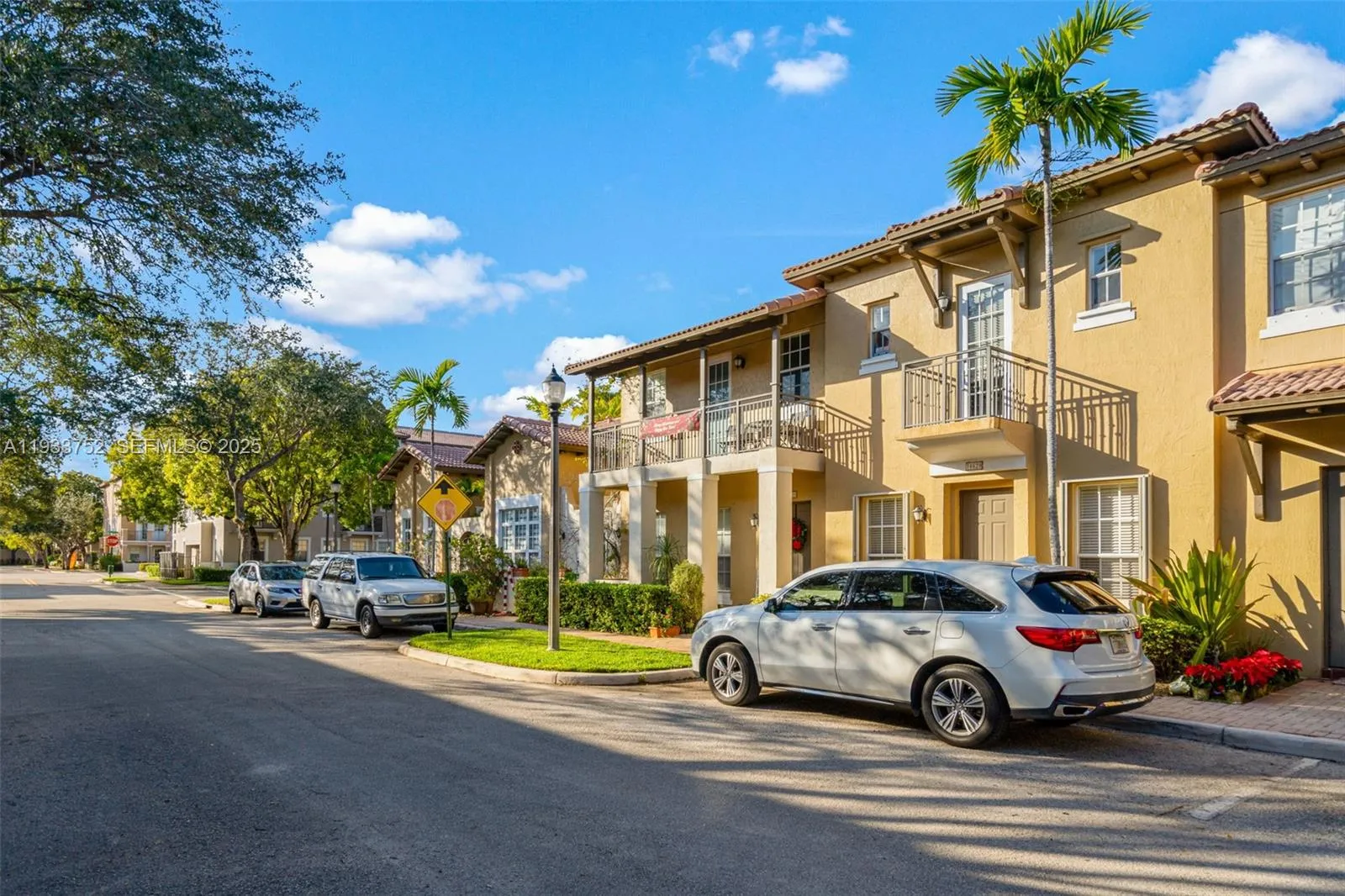 14629 SW 5th St, Pembroke Pines FL 33027