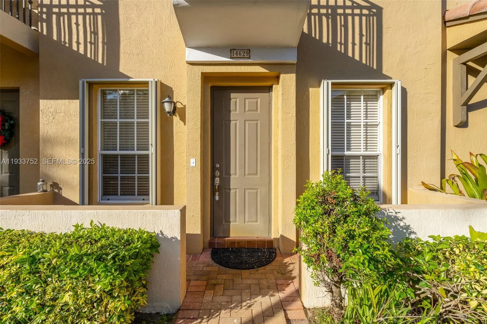 14629 SW 5th St, Pembroke Pines FL 33027