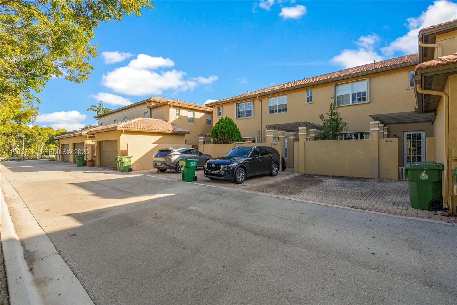 14629 SW 5th St, Pembroke Pines FL 33027