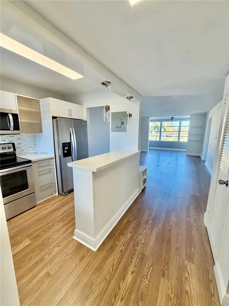 8350 Sunrise Lakes Blvd # 202, Sunrise FL 33322