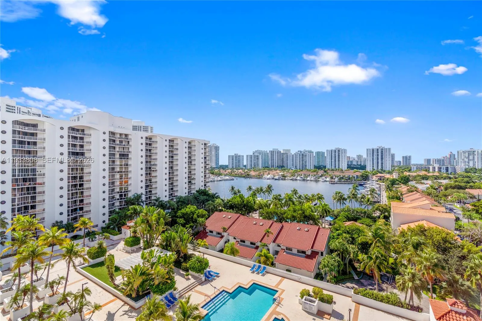 3 bedroom 2 bath for sale at 3598 Yacht Club Dr # 1003, Aventura FL 33180