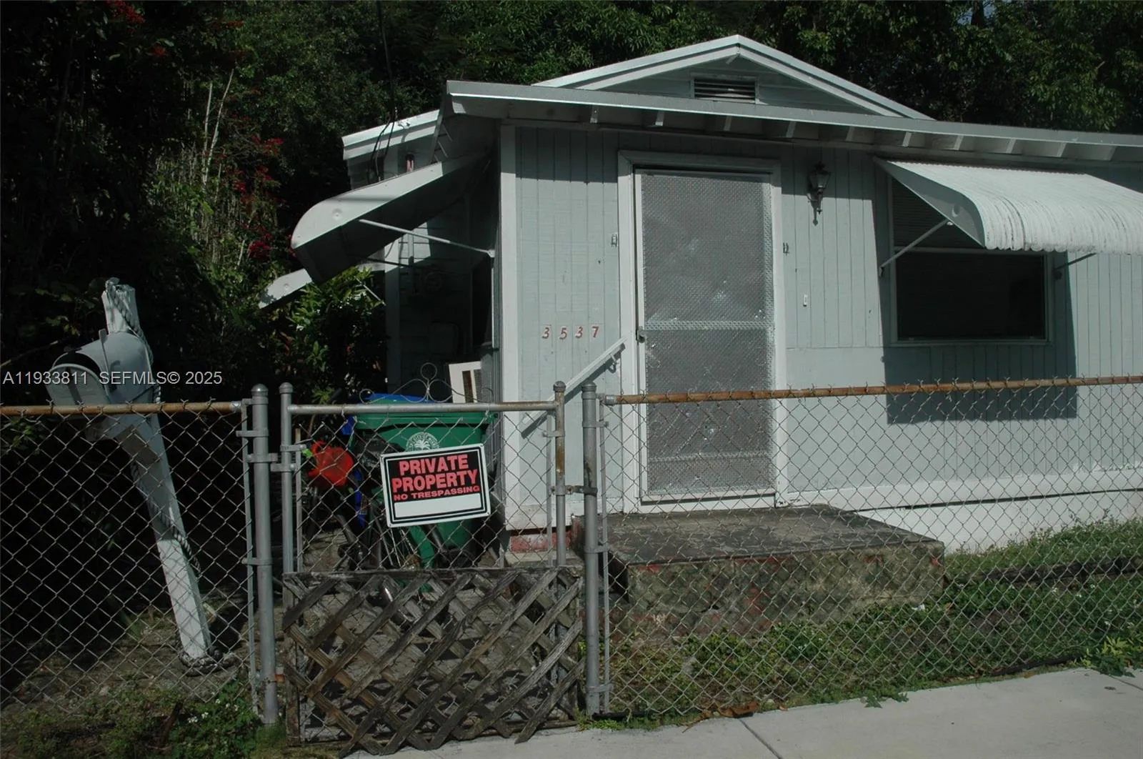 2 bedroom 1 bath for sale at 3537 Charles Ave, Miami FL 33133