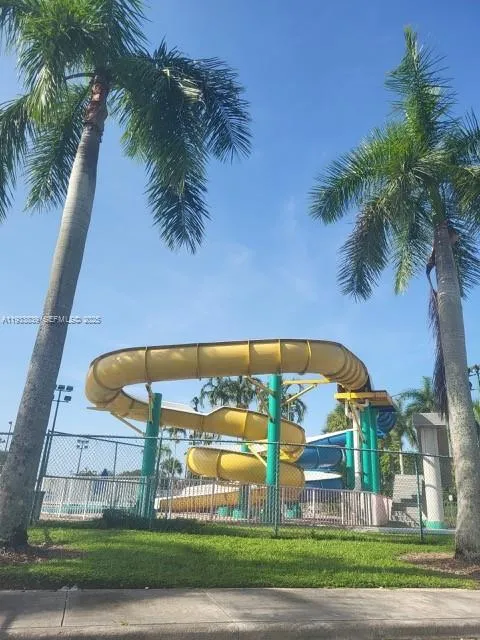 13012 NW 8th St, Pembroke Pines FL 33028