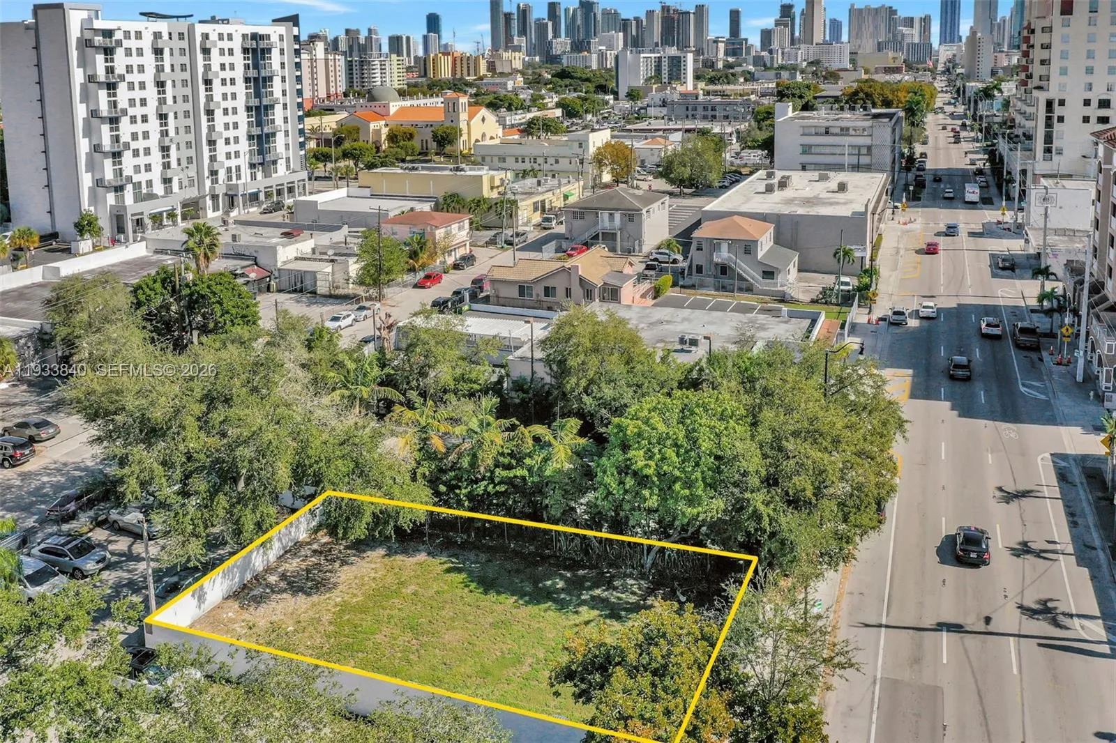 1471 SW 1st St, Miami FL 33135