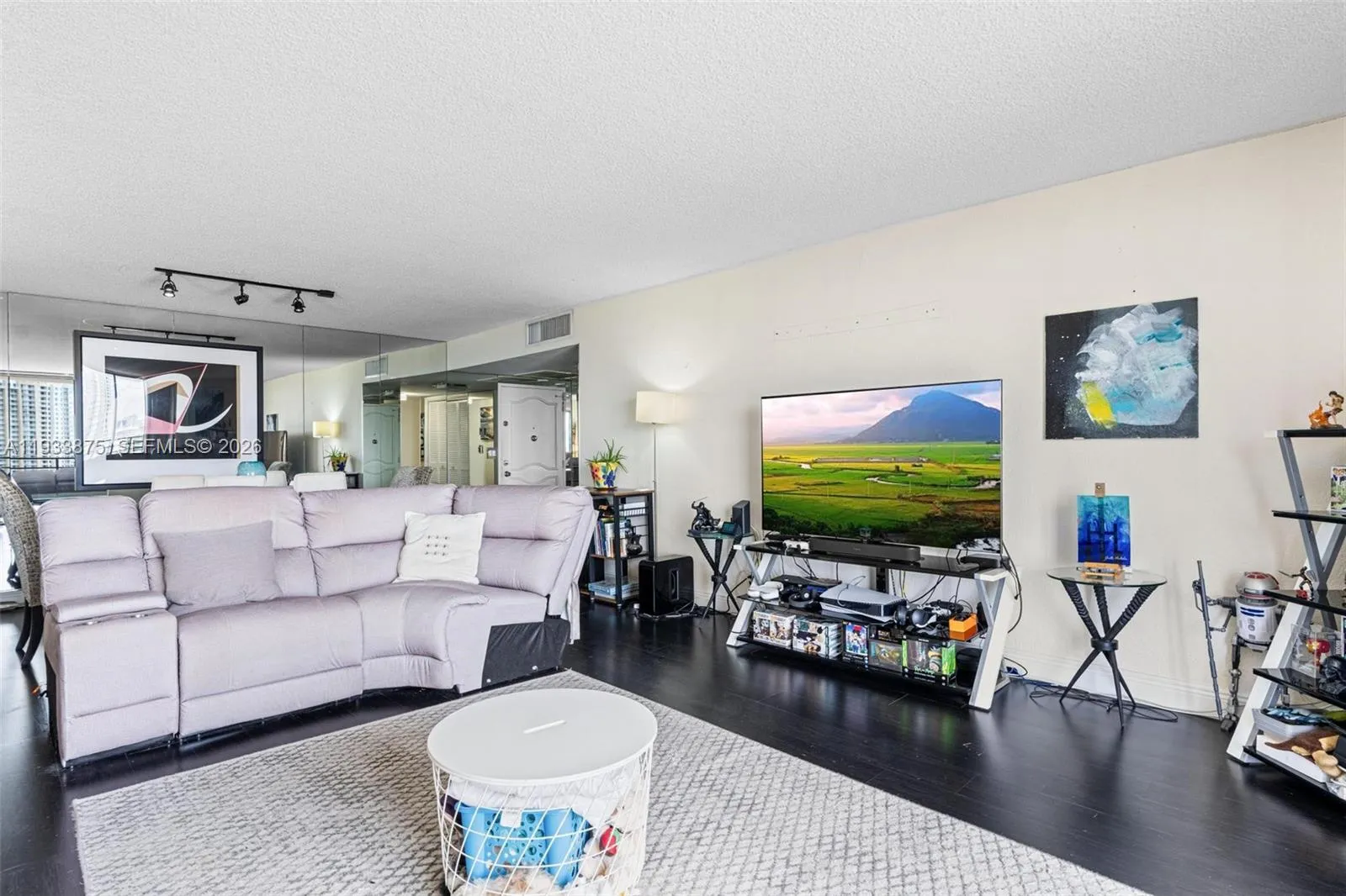 3 bedroom 2 bath for sale at 500 Three Islands Blvd # 1112, Hallandale Beach FL 33009