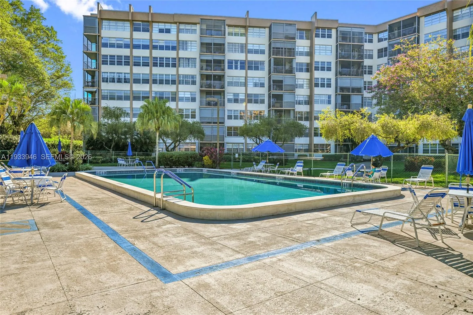 2 bedroom 2 bath for sale at 1400 Saint Charles Pl # 323, Pembroke Pines FL 33026