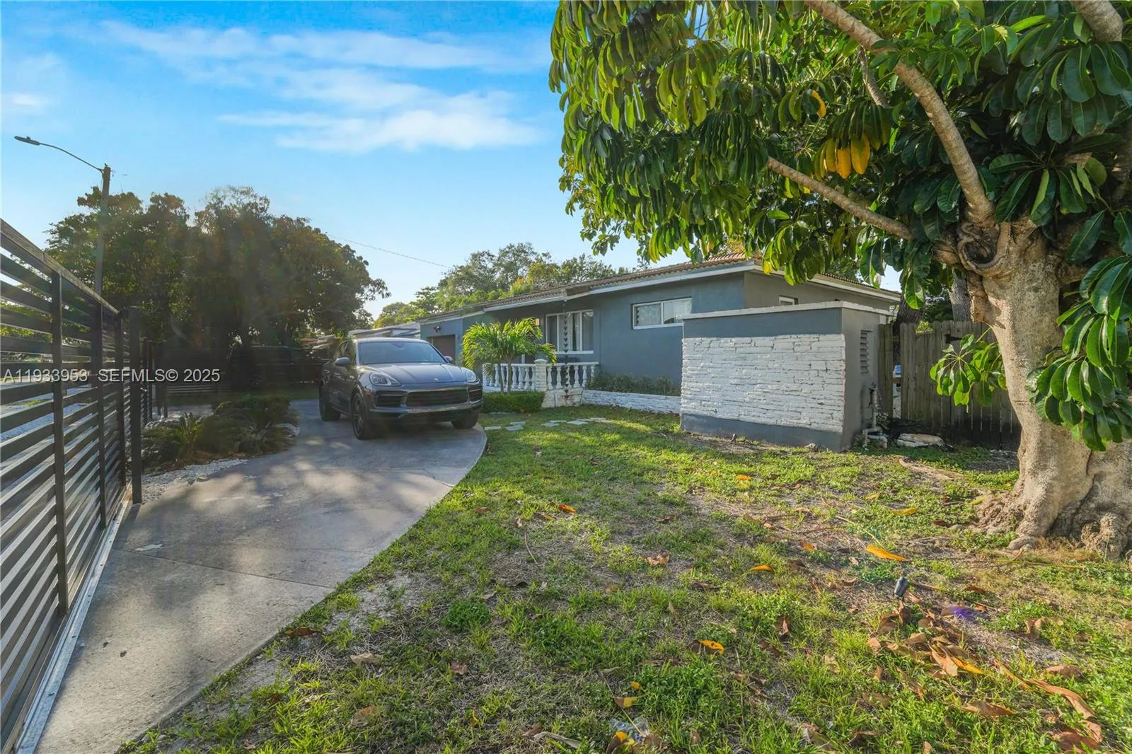 65 NW 116th St, Miami FL 33168