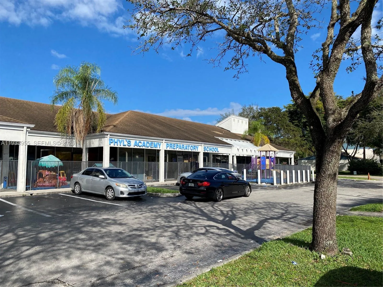 for sale at 4052 SW 69th Ave, Miramar FL 33023