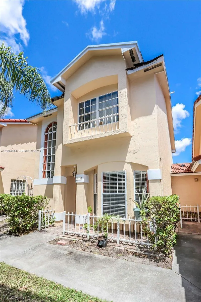 15253 SW 111th St, Miami FL 33196