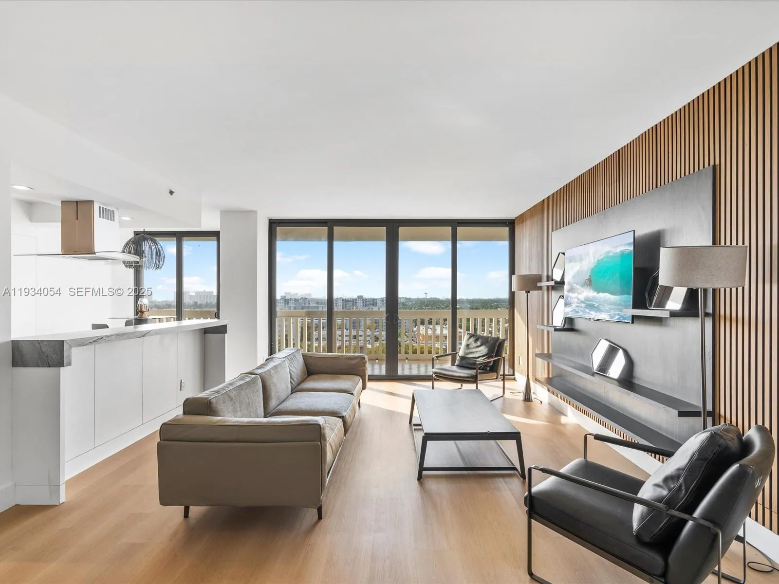 2 bedroom 2 bath for sale at 2000 Island Blvd # 903, Aventura FL 33160