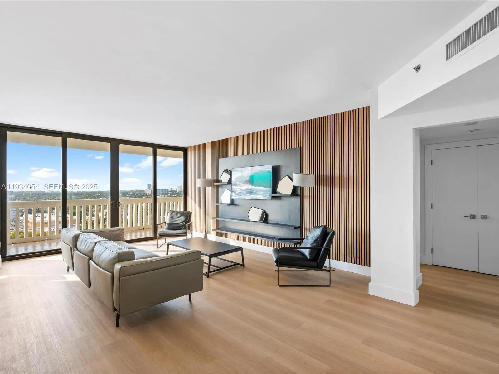 2000 Island Blvd # 903, Aventura FL 33160