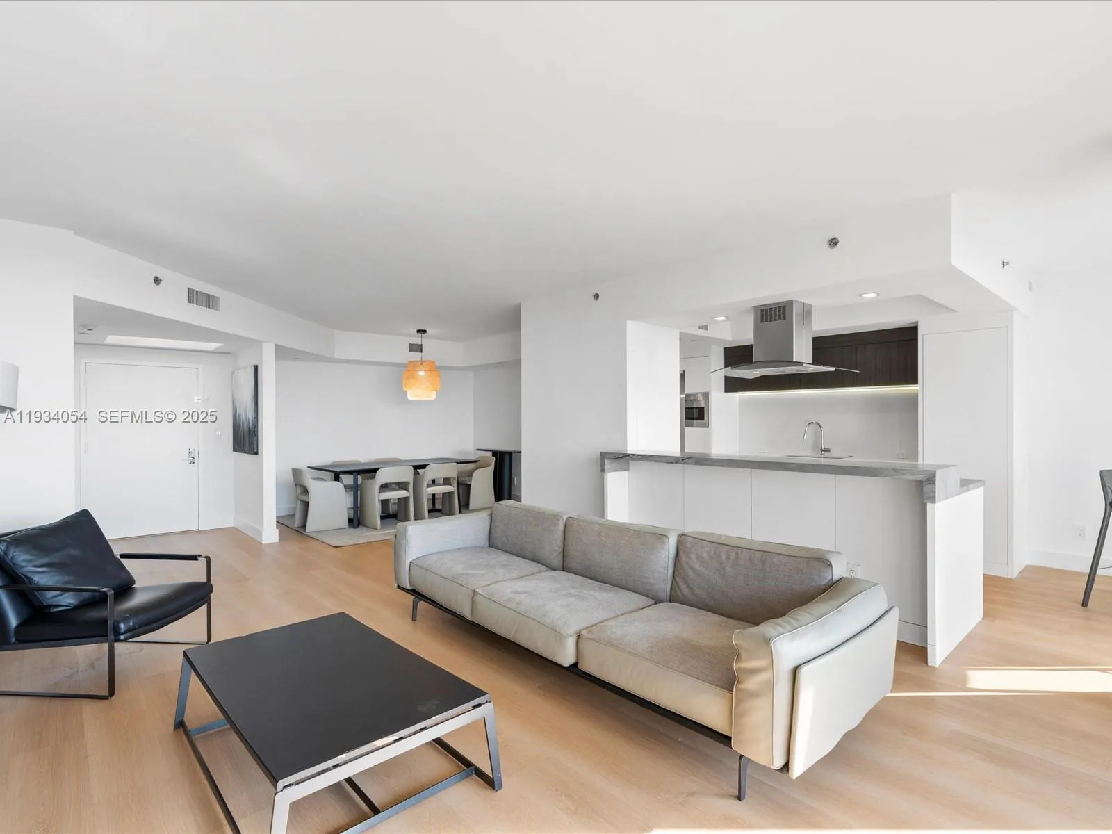2000 Island Blvd # 903, Aventura FL 33160