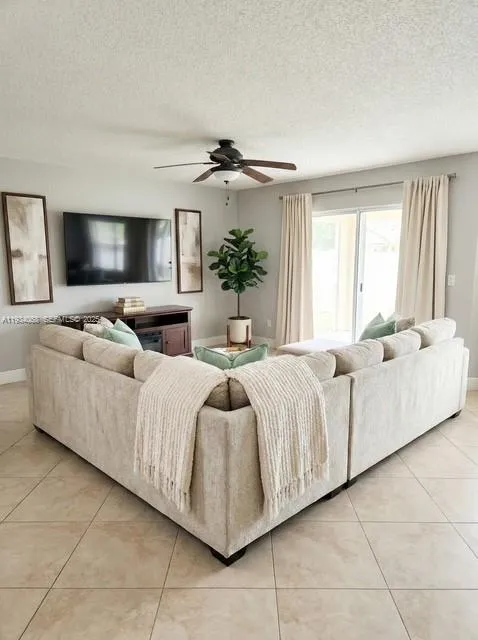 8951 W Sunrise Blvd, Plantation FL 33322