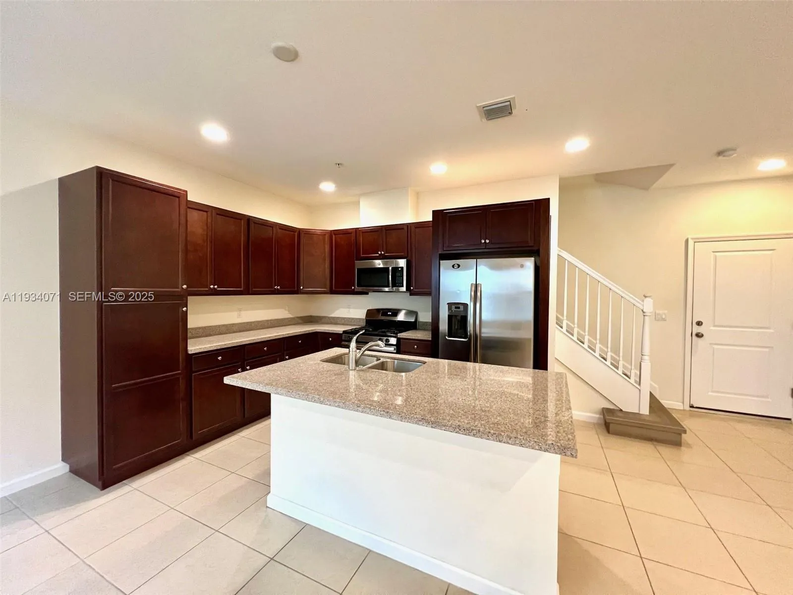 12585 NW 32nd Mnr, Sunrise FL 33323