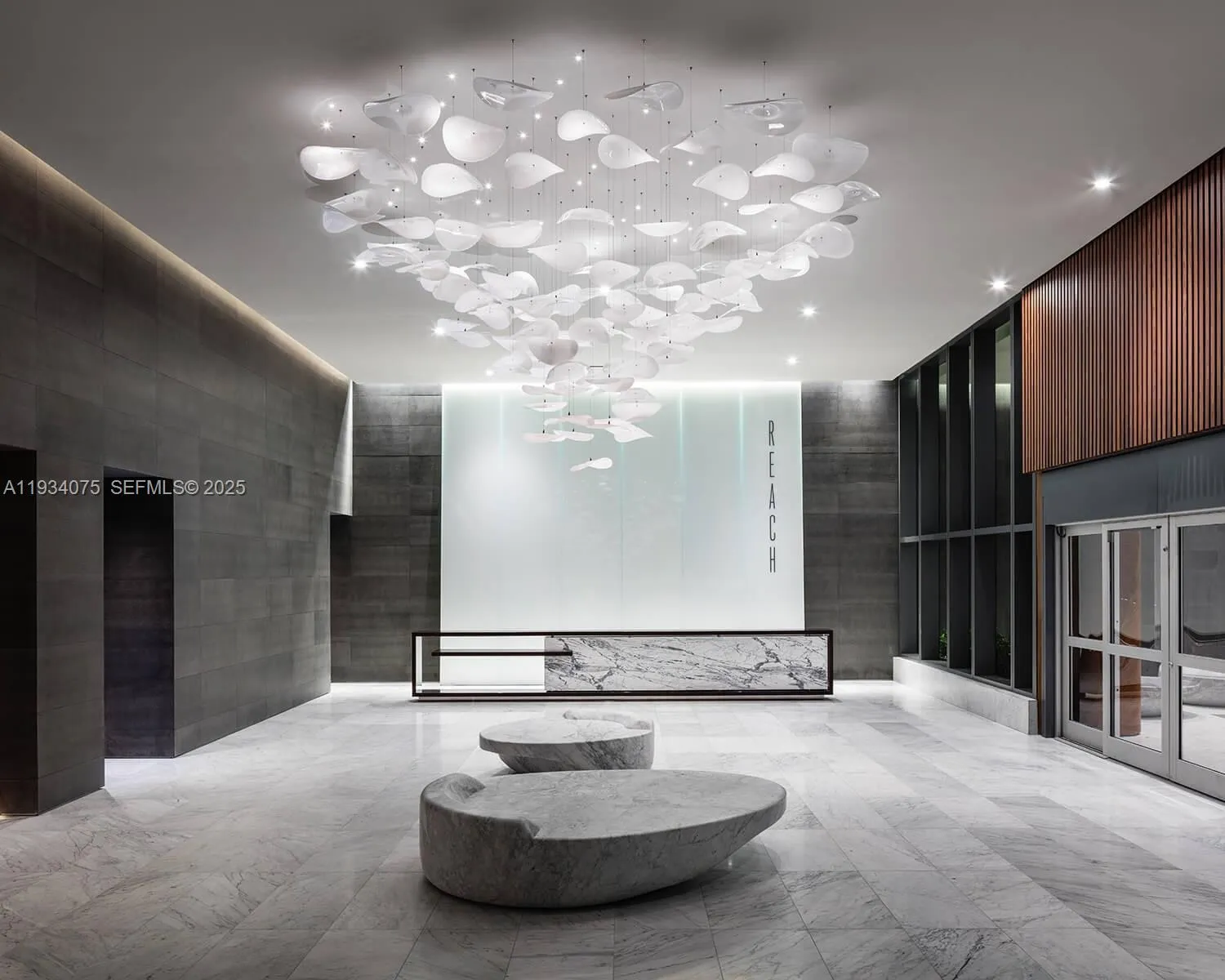 1 bedroom 1 bath for sale at 68 SE 6th St # 2006, Miami FL 33131