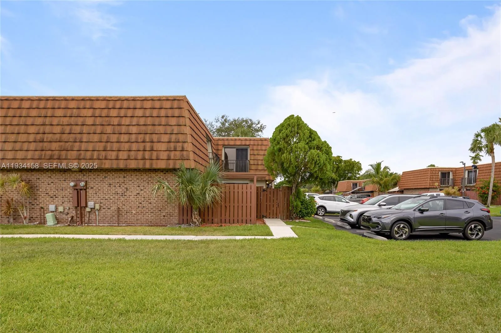 1170 SW 118th Ter, Davie FL 33325