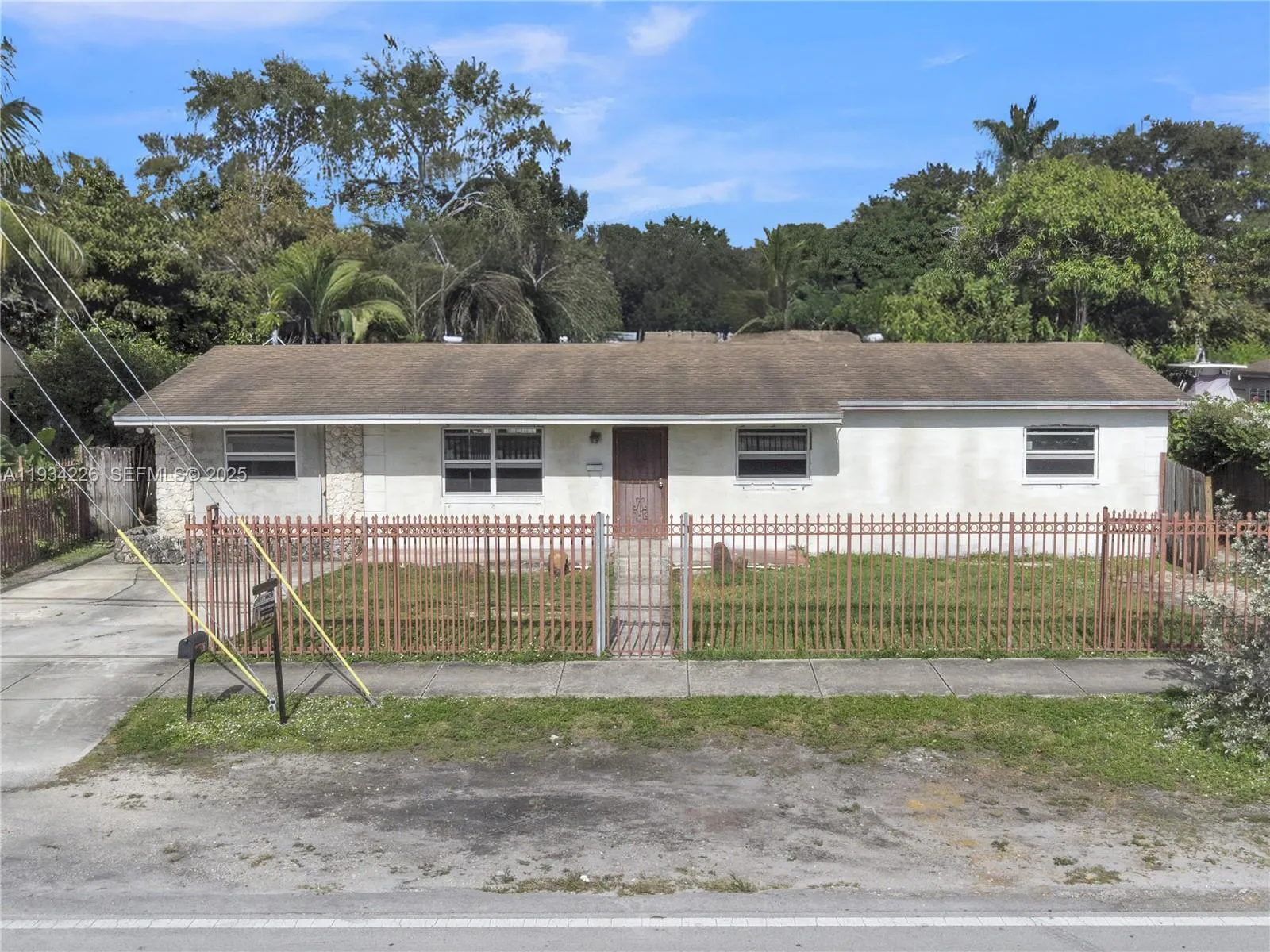 1361 NW 111th St, Miami FL 33167