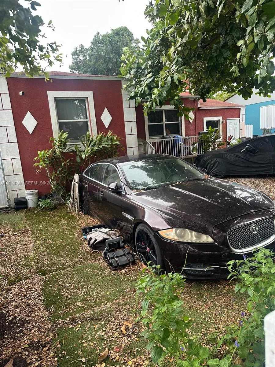 70 NW 47th Ter, Miami FL 33127