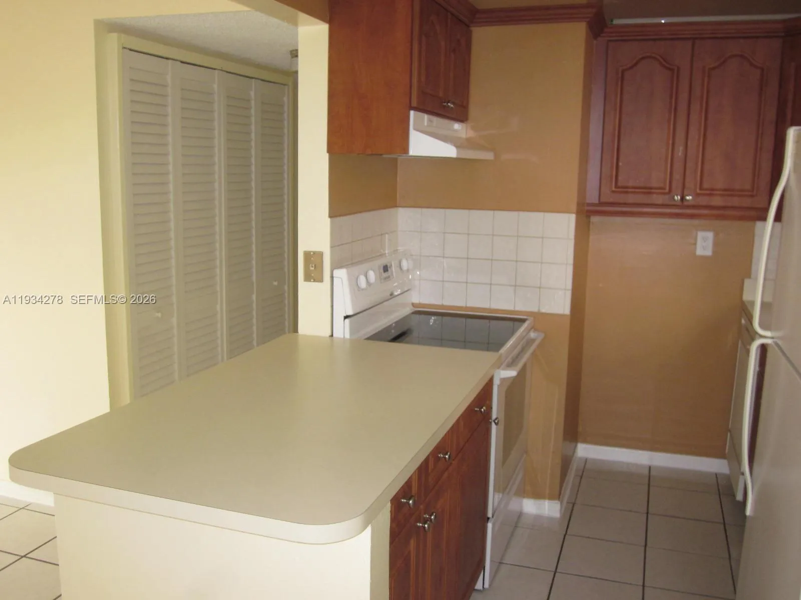 1121 SW 122 AV # 314, Miami FL 33184