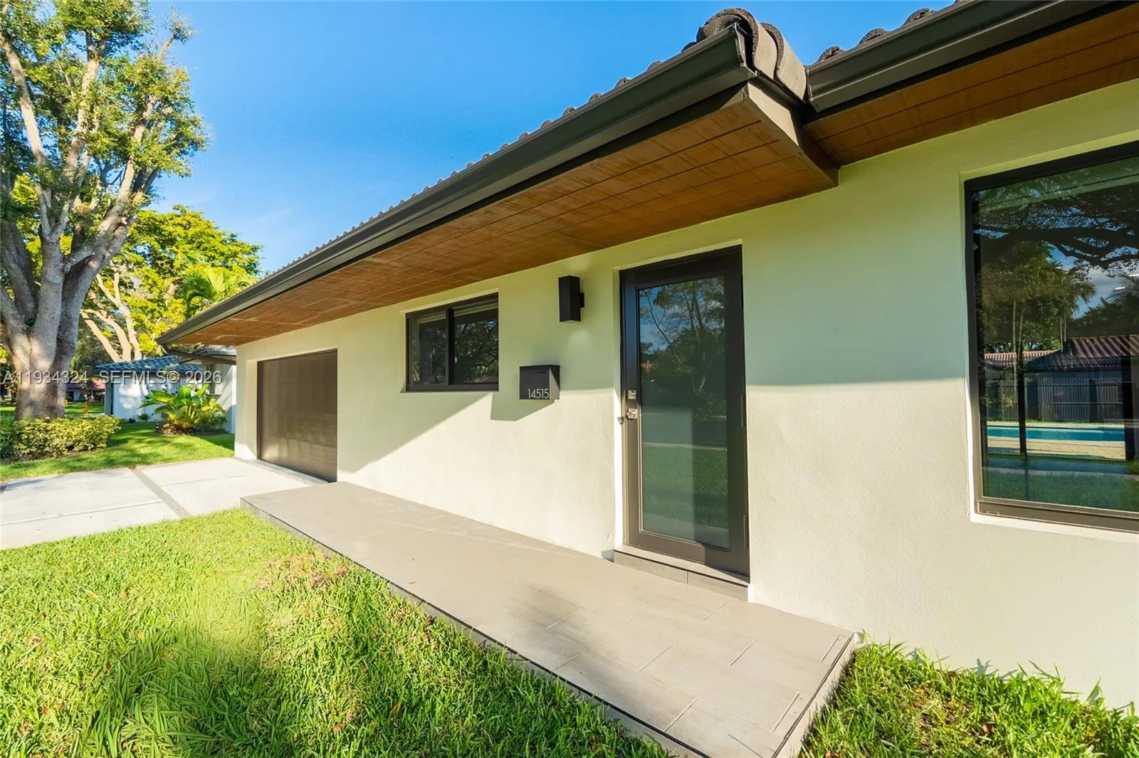 3 bedroom 2 bath for sale at 14515 Mahogany Ct, Miami Lakes FL 33014