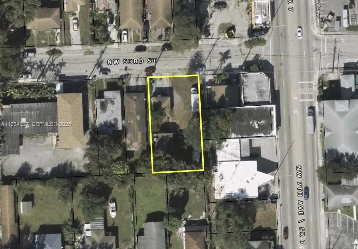 722 NW 53rd St, Miami FL 33127