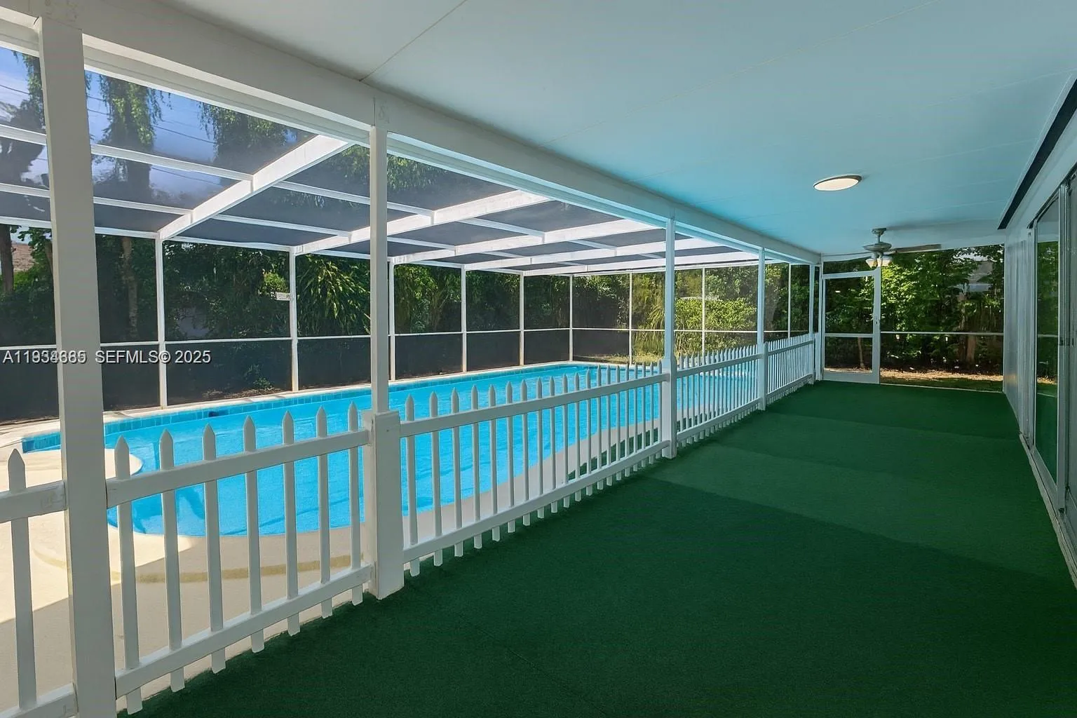 3 bedroom 2 bath for sale at 535 NE 158th St, Miami FL 33162