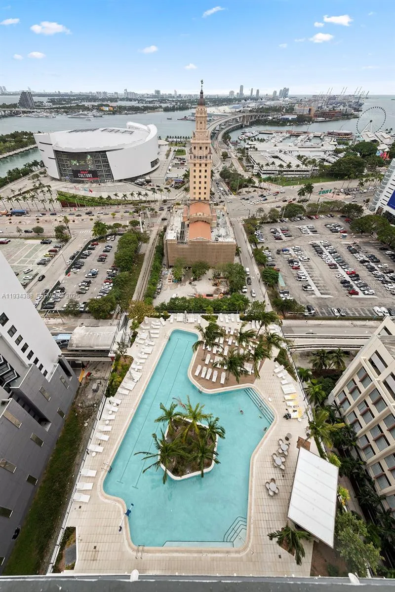 159 NE 6 St # 1614, Miami FL 33132