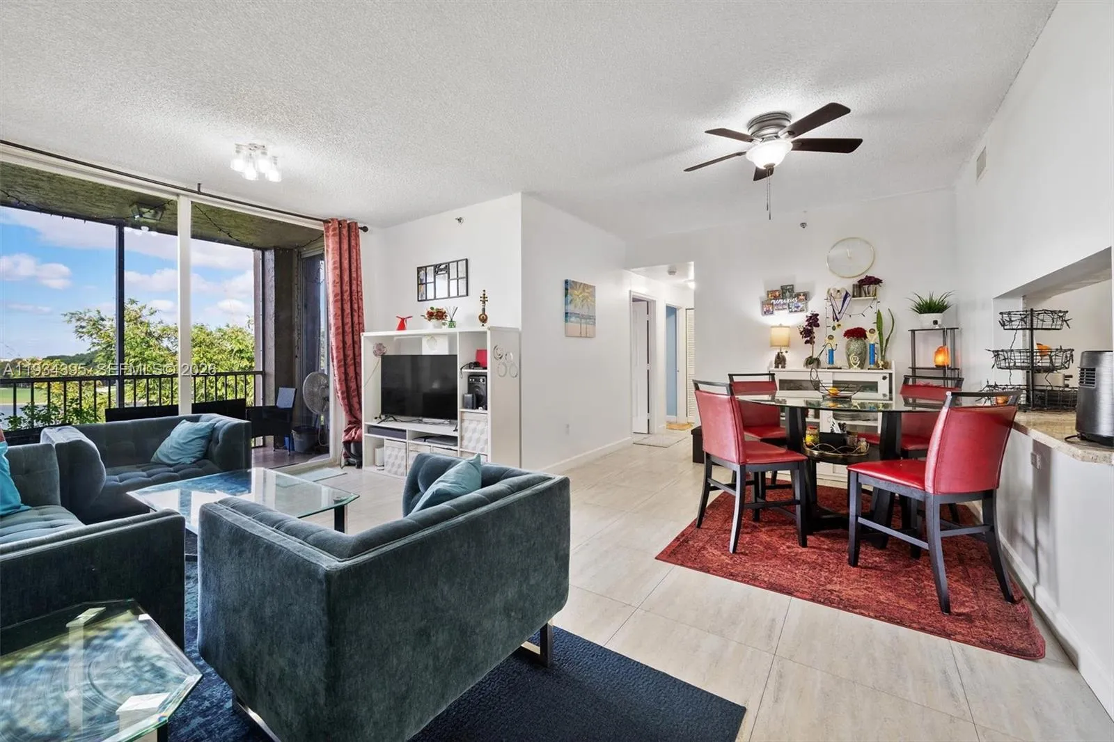 3 bedroom 2 bath Residential for sale at 9755 NW 52nd St # 513, Doral FL 33178