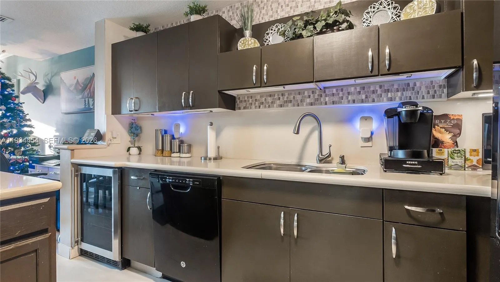 4141 Crystal Lake Dr, Deerfield Beach FL 33064