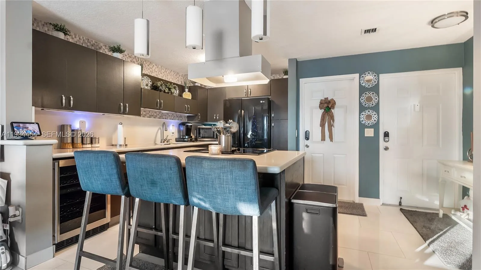 4141 Crystal Lake Dr, Deerfield Beach FL 33064