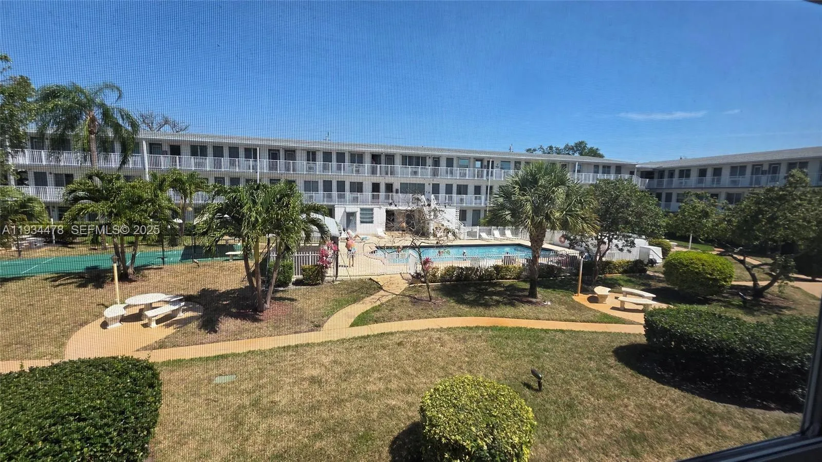 15600 NE 6th Ave # 34A, Miami FL 33162