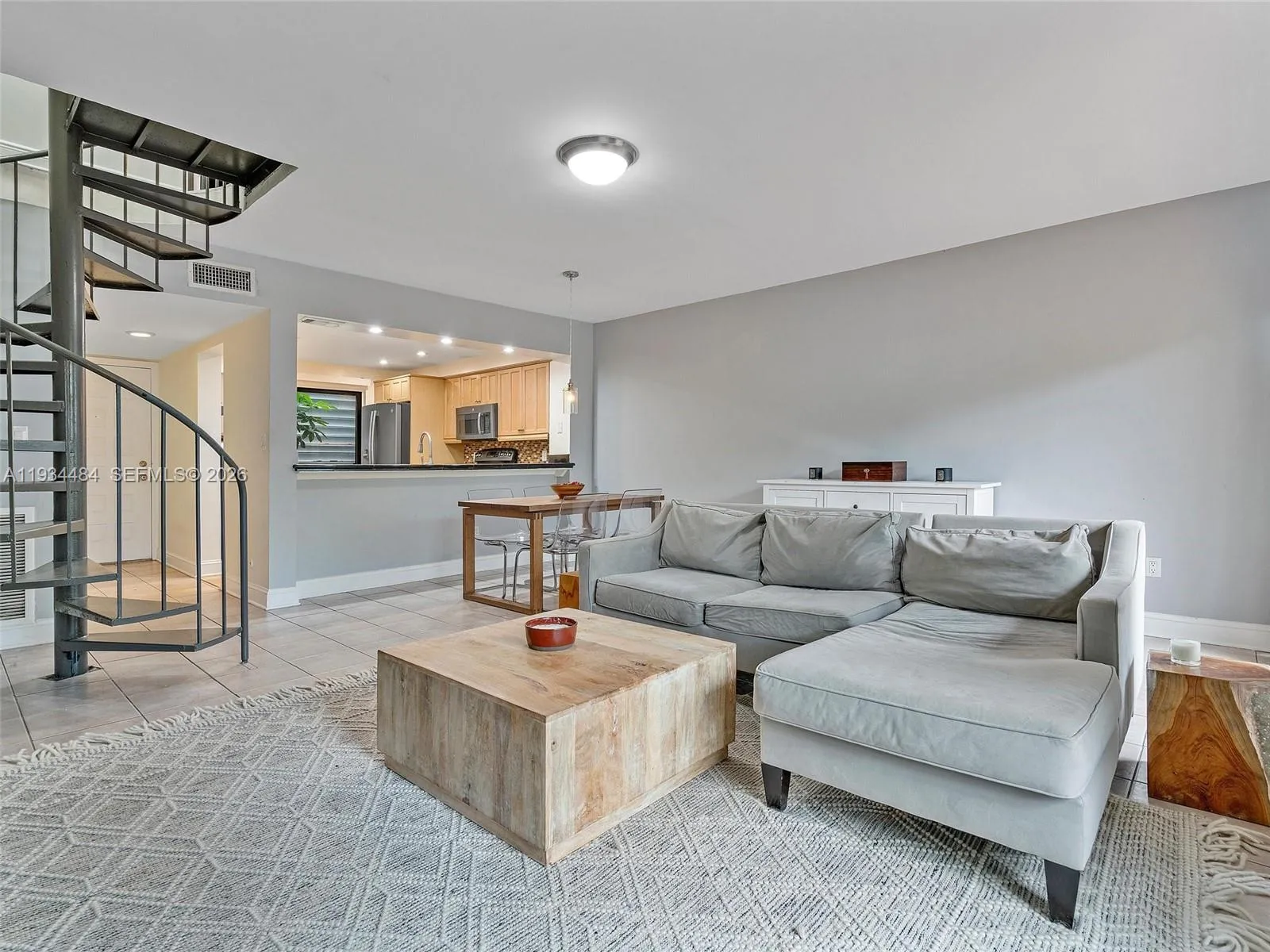 515 NE 38th St # 10, Miami FL 33137