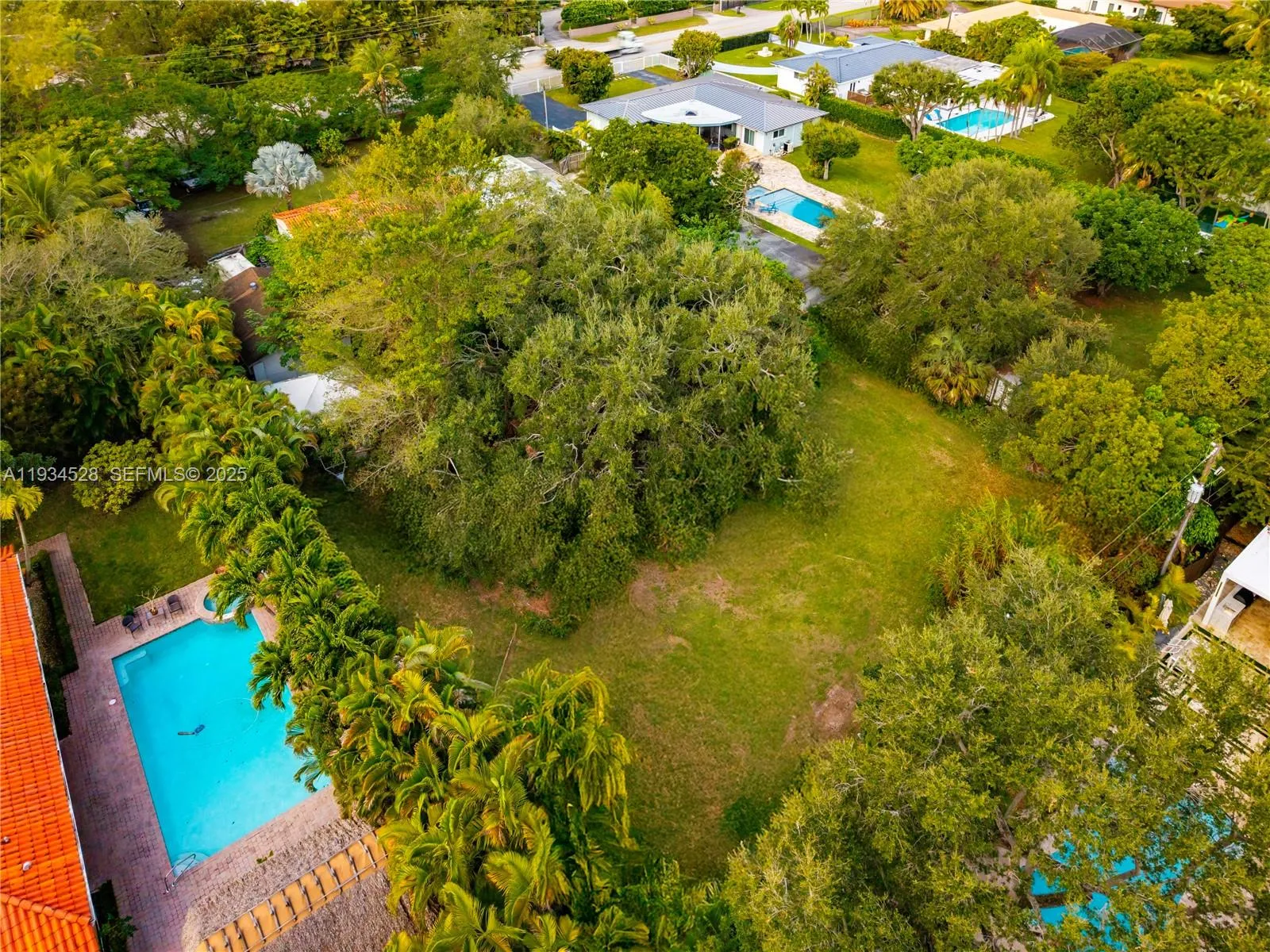 7901 SW 72nd Ave, Miami FL 33143