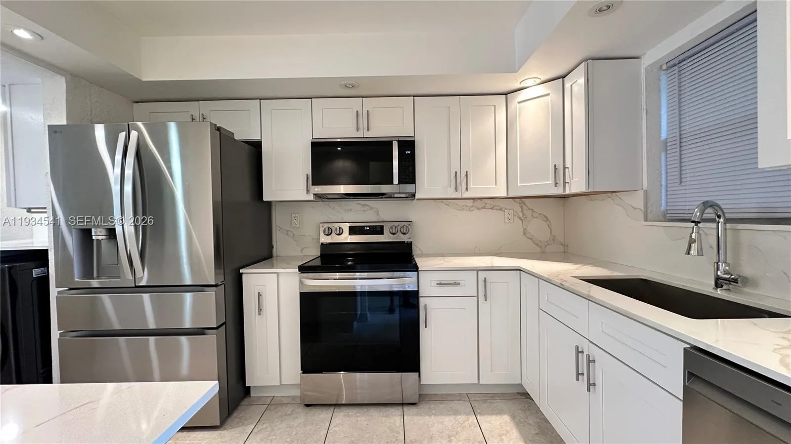 1 bedroom 1 bath Residential for sale at 6200 NW 44th St # 208, Lauderhill FL 33319