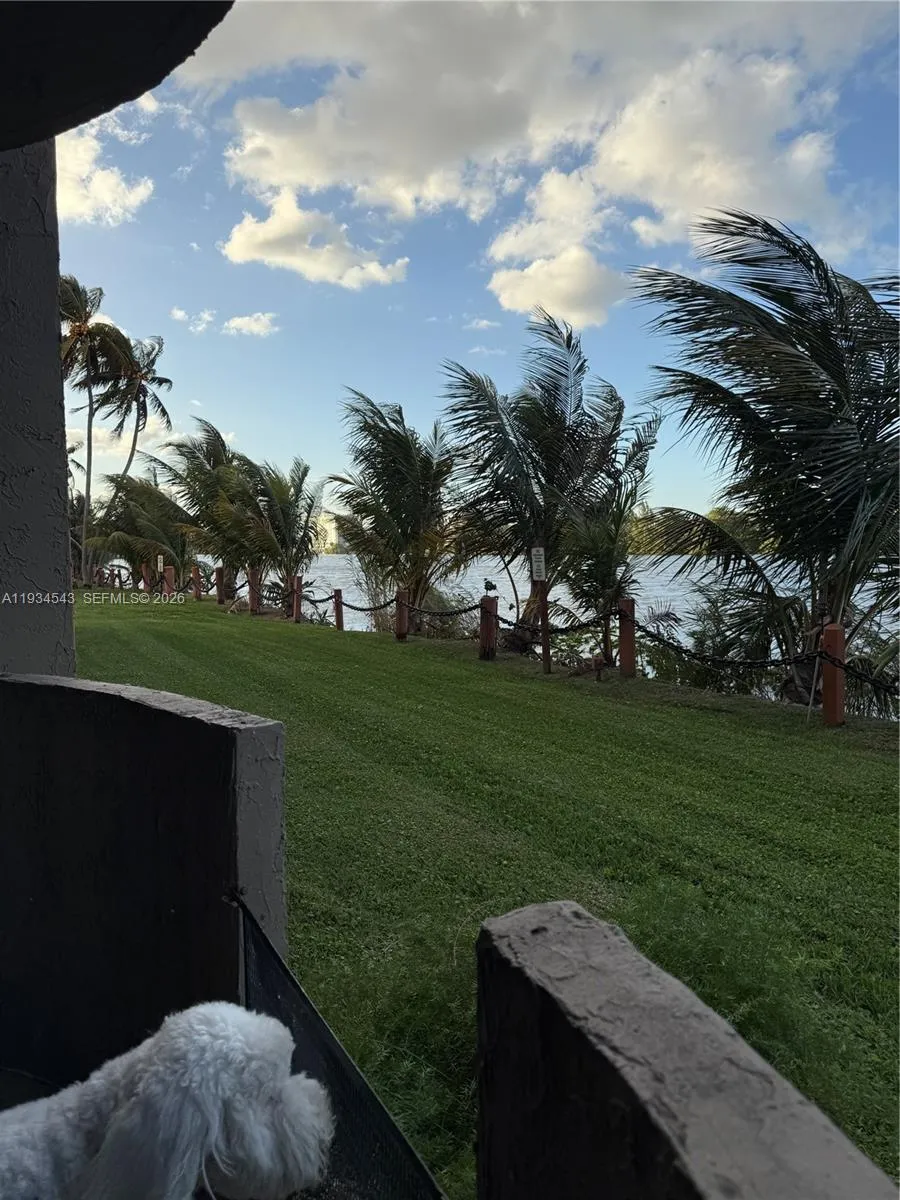 5199 NW 7th St # 115, Miami FL 33126