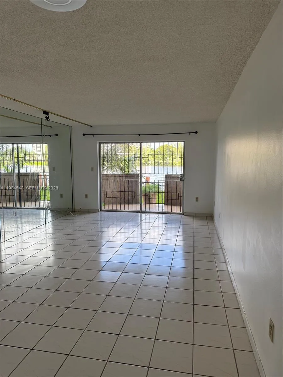 5199 NW 7th St # 115, Miami FL 33126