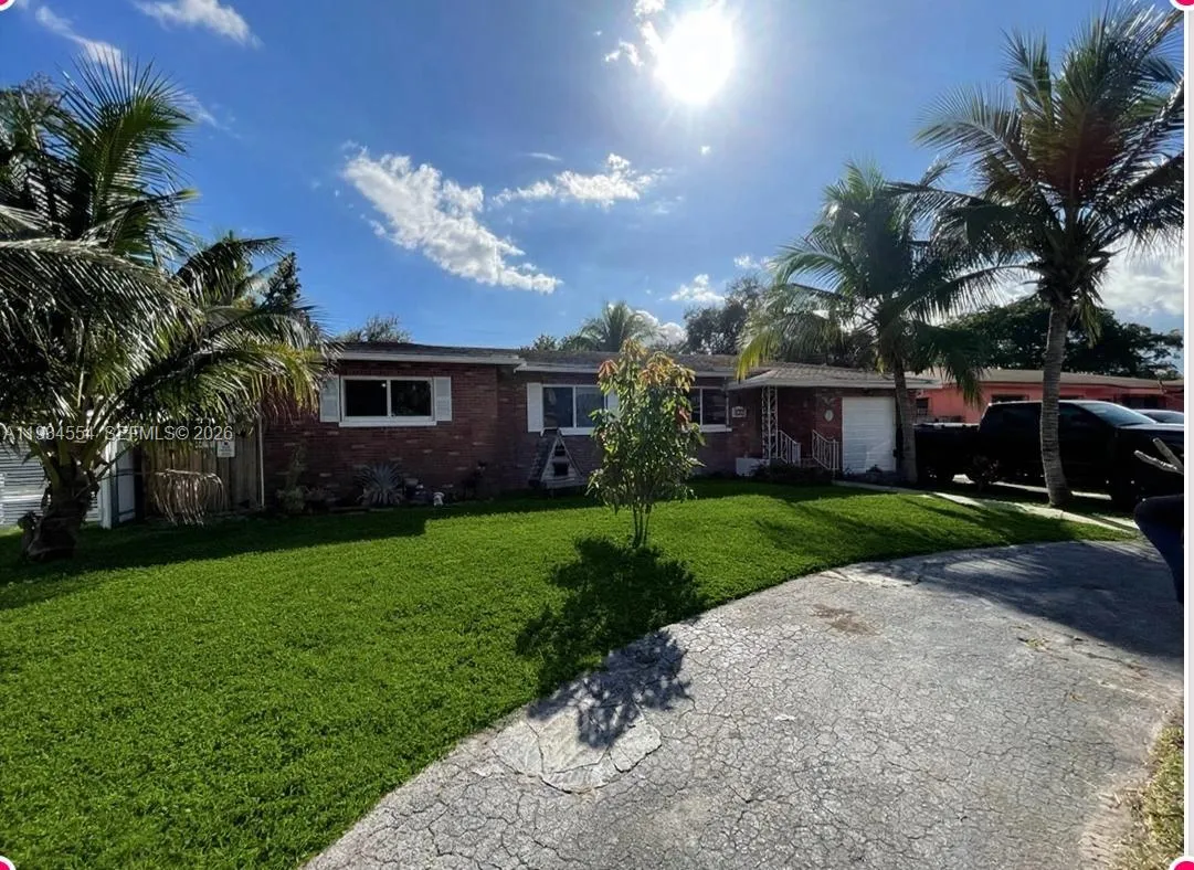 630 NE 165th St, Miami FL 33162