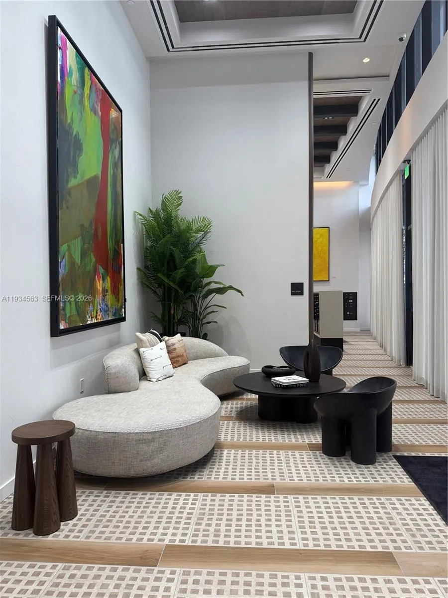 2 bedroom 2 bath for sale at 225 N Miami ave # 501, Miami FL 33128