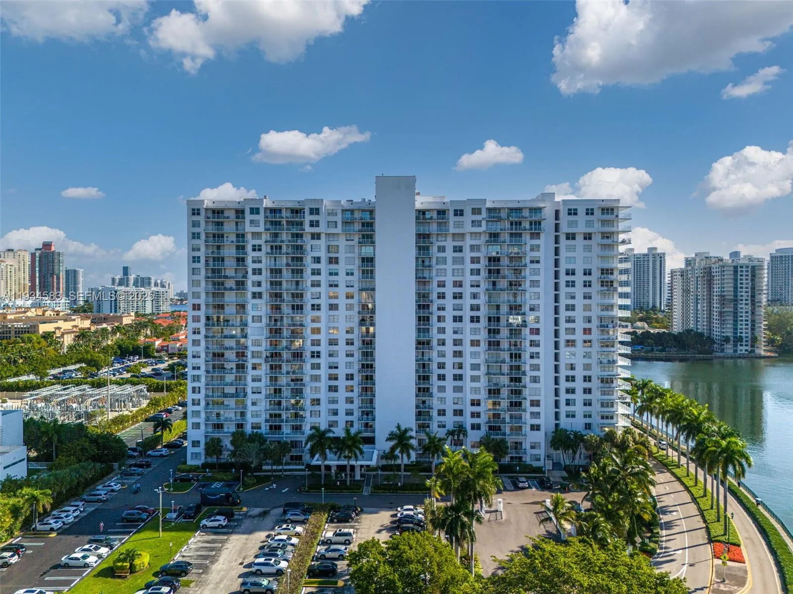 1 bedroom 1 bath for sale at 2801 NE 183rd St # 510W, Aventura FL 33160