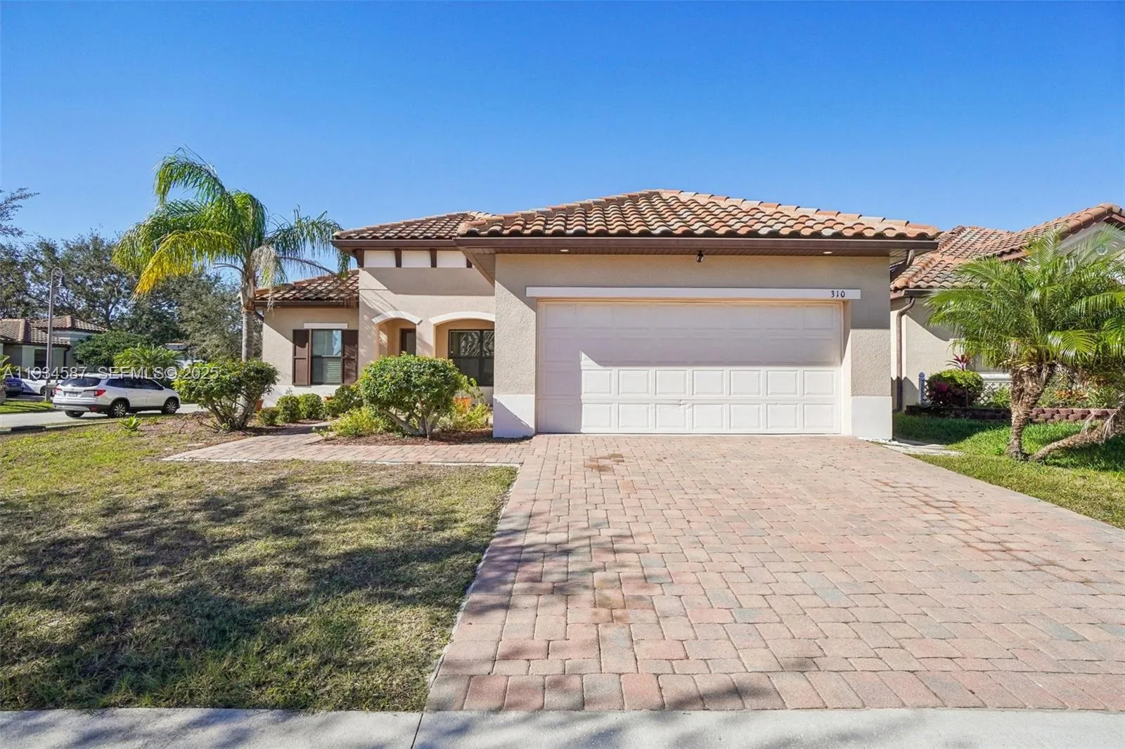 5 bedroom 3 bath Residential for sale at 310 VILLA SORRENTO CIR, Other City - In The State Of Florida FL 33844