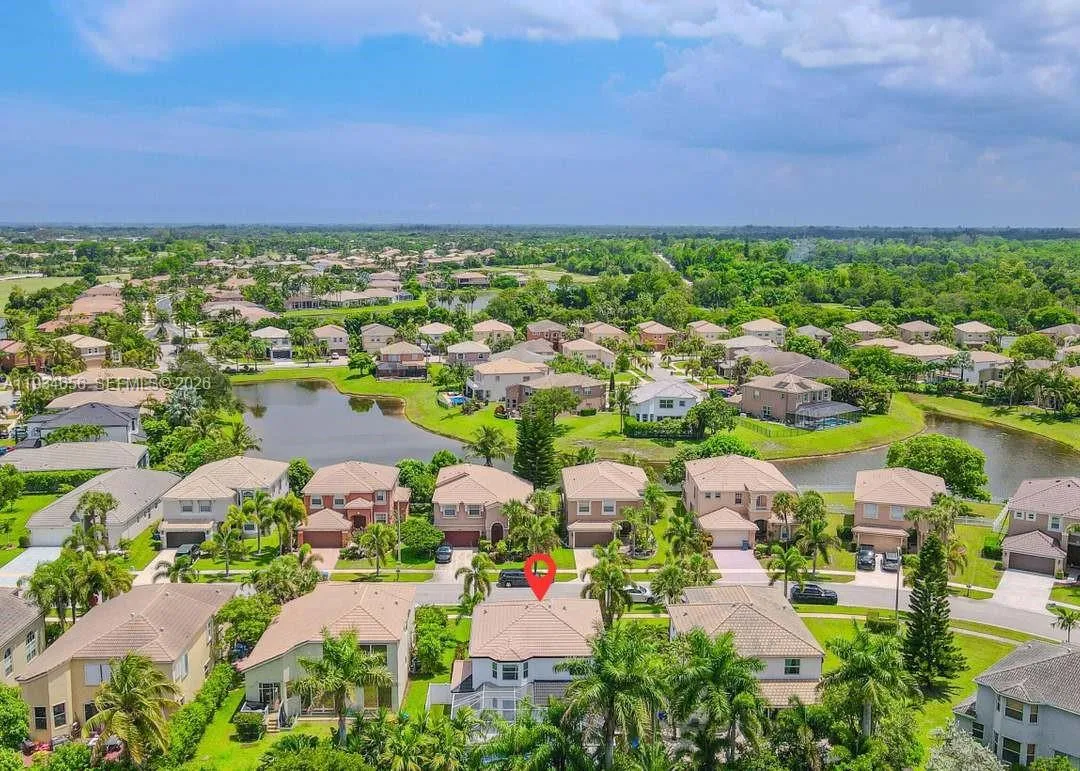 4 bedroom 3 bath for sale at 2738 Misty Oaks Cir, Royal Palm Beach FL 33411