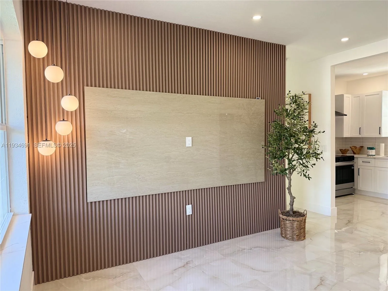 260 NW 119th St, Miami FL 33168