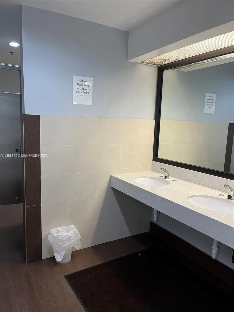 18191 NW 68th Ave, Miami FL 33015