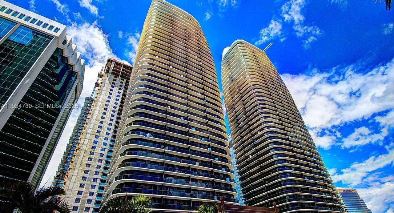 1 bedroom 1 bath for sale at 45 SW 9th St # 3210, Miami FL 33130