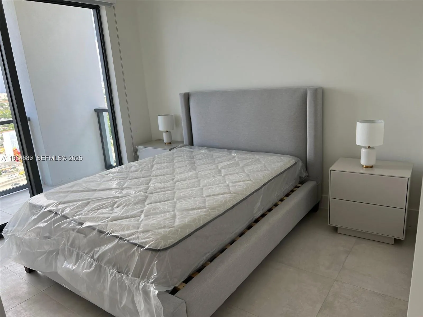 239 SW 9th St # 2103, Miami FL 33130