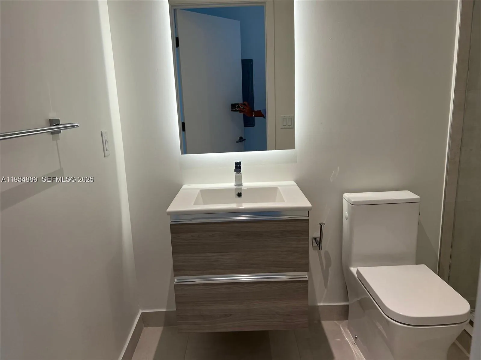 239 SW 9th St # 2103, Miami FL 33130